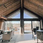Modern Mountain - Outdoor Hot Tub - 8 Beds * Torpo