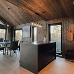 Dom wakacyjny Modern Mountain - Outdoor Hot Tub - 8 Beds *