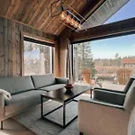 Dom wakacyjny Modern Mountain - Outdoor Hot Tub - 8 Beds *
