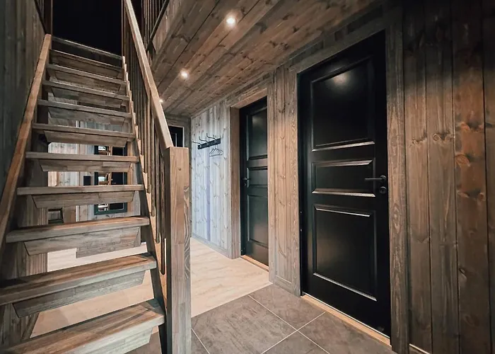 Modern Mountain - Outdoor Hot Tub - 8 Beds