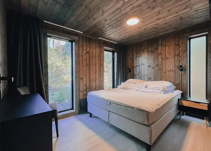 Modern Mountain - Outdoor Hot Tub - 8 Beds Torpo