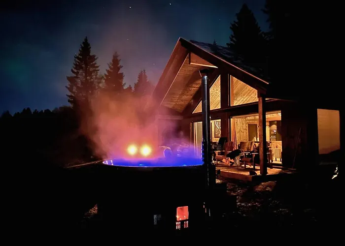 Modern Mountain - Outdoor Hot Tub - 8 Beds Torpo