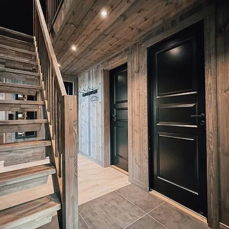 Modern Mountain - Outdoor Hot Tub - 8 Beds