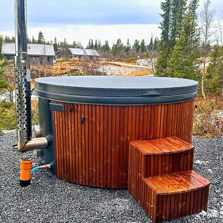 Modern Mountain - Outdoor Hot Tub - 8 Beds Torpo