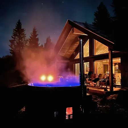 Modern Mountain - Outdoor Hot Tub - 8 Beds Torpo